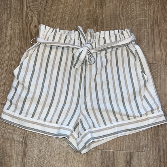 Linen striped shorts - Picture 1 of 4